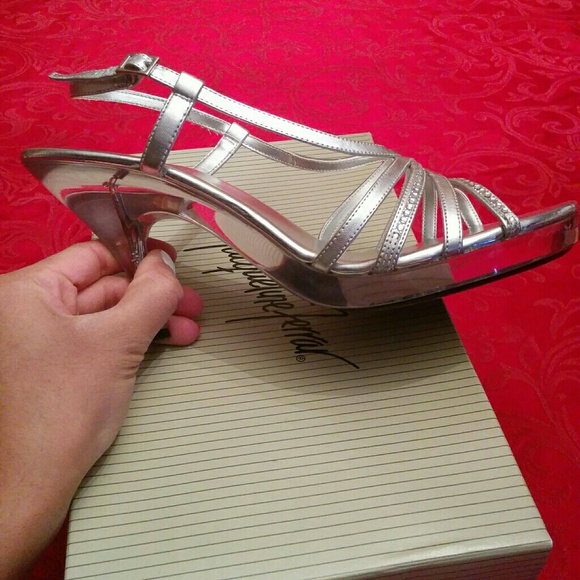 Jacqueline Ferrar  heels - Picture 2 of 6